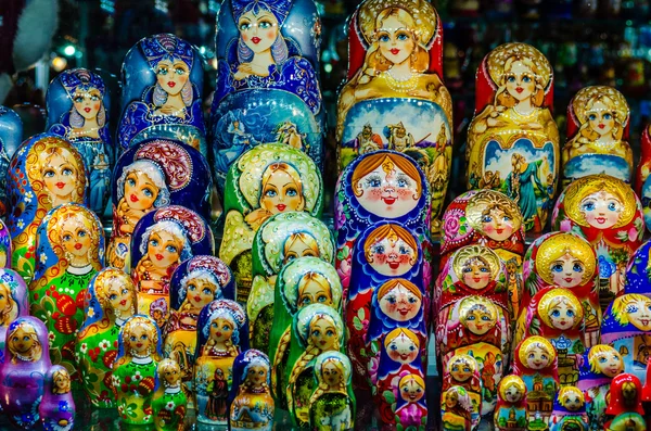 Muñecas nacionales rusas matreshka —  Fotos de Stock