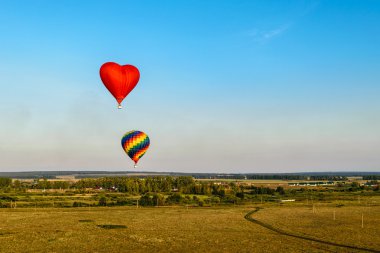 Renkli sıcak hava balonları