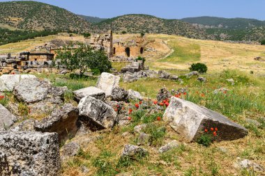 Antik Yunan ve Roma şehir olan hierapolis (Toros Dağları, Türkiye'deki pamukkale).