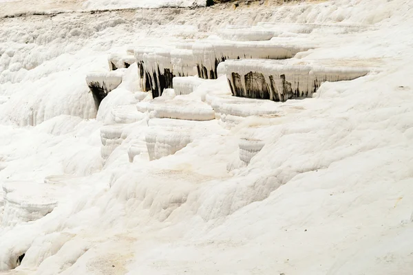 Pamukkale - Château de coton - étrange système de réservoirs avec des murs de calcaire — Photo