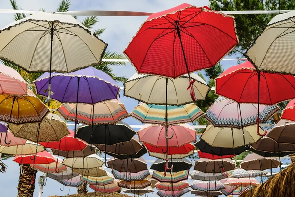 Colorful bright spots, umbrellas in the air — 图库照片
