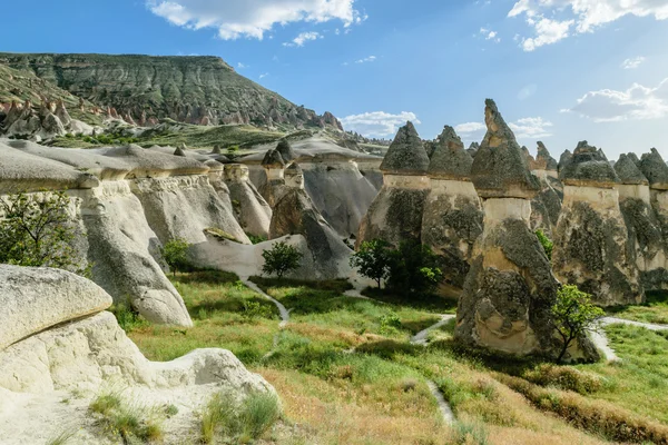 Renkli kaya oluşumları Kapadokya, Türkiye — Stok fotoğraf