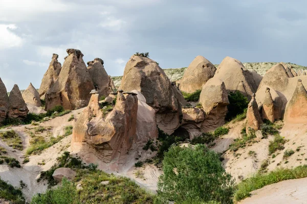 Renkli kaya oluşumları Kapadokya — Stok fotoğraf
