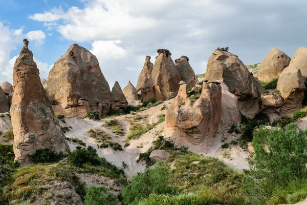 Színes sziklaképződmények Cappadocia — Stock Fotó