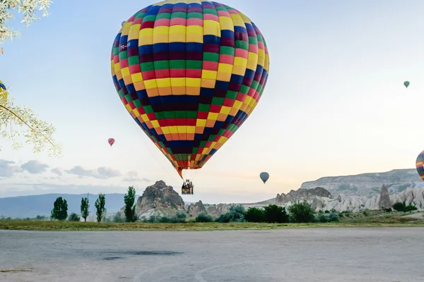 Heißluftballon über Kappadokien — Stockfoto