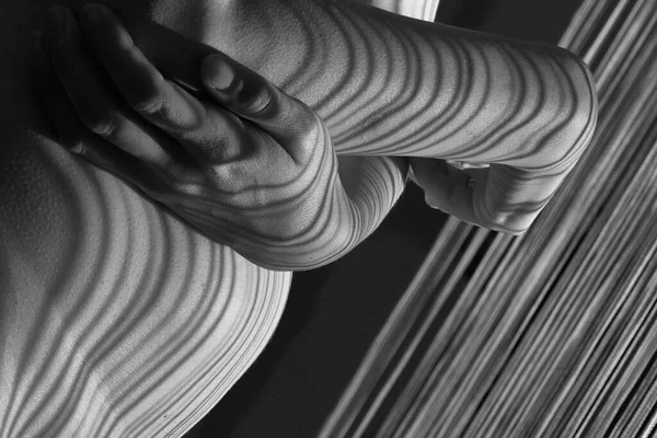 Kadın Vücudunun Siyah Beyaz Çizgisi Sırtı Kalçaları Kalçaları — Stok fotoğraf