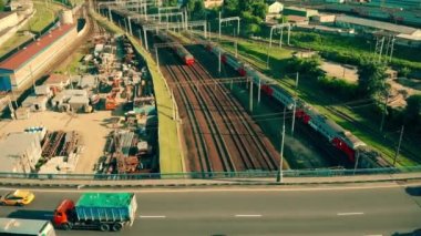 Metropolis 'te büyük bir taşıma kavşağı var. Moskova çevre yolu.