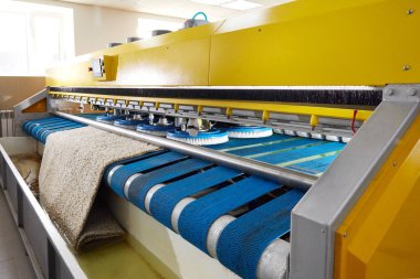 Halı yıkama ve kuru temizleme için otomatik makine ve ekipman.