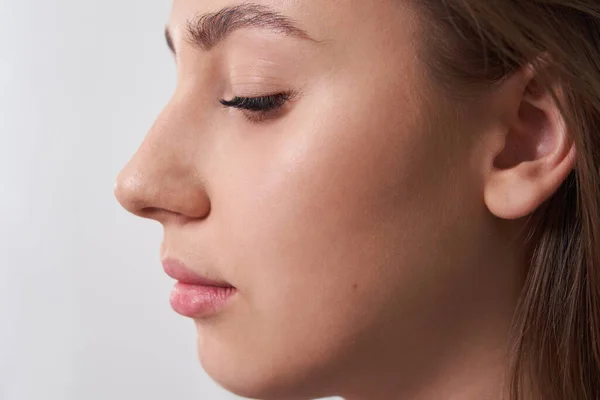 Beautiful young girl with nice extended eyelashes — Stock Photo, Image