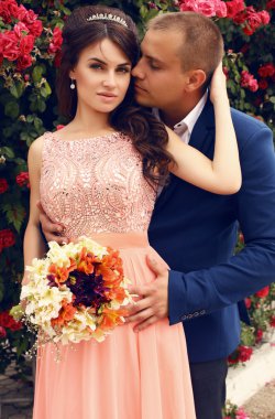 güzel yumuşak çift düğün fotoğrafı