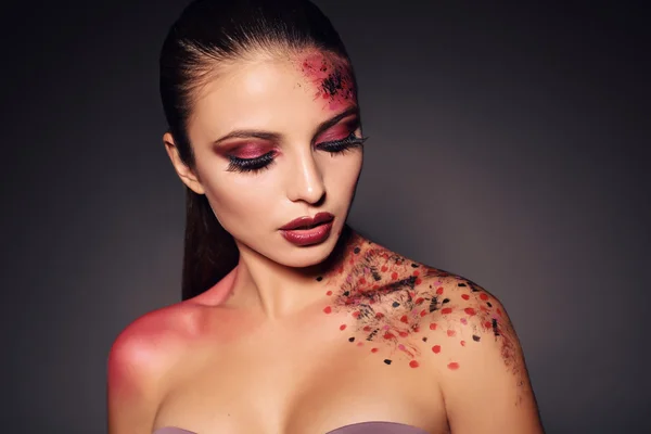 Cadılar Bayramı partisi için abartılı makyaj ile seksi kız — Stok fotoğraf