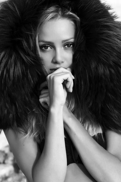 Fashion portrait of beautiful sensual girl with fur — Stock Photo, Image