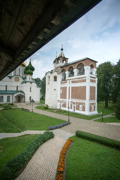 La arquitectura de la antigua ciudad de Suzdal — Foto de Stock
