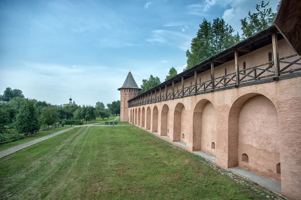 Arkitekturen av den antika staden Suzdal — Stockfoto