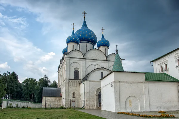 La arquitectura de la antigua ciudad de Suzdal — Foto de Stock