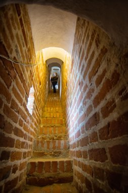 Duvardaki bir geçit