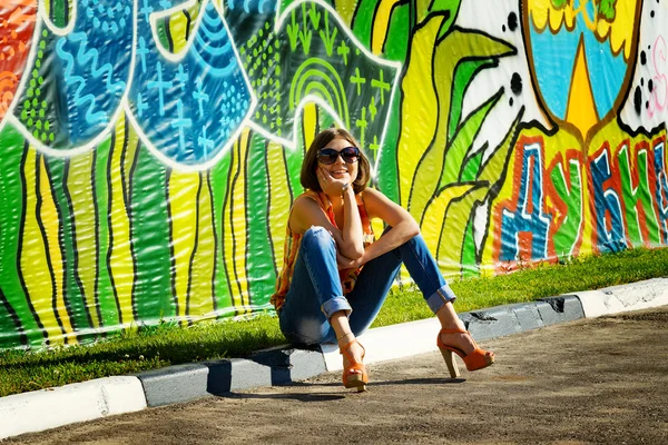 Girl in the city — Stock Photo, Image