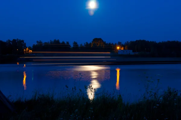 Noche en el río —  Fotos de Stock