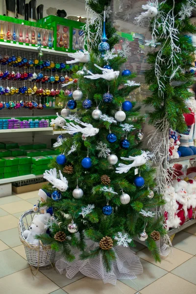 Різдво або новий рік асортименту магазинів чекають своїх клієнтів — стокове фото