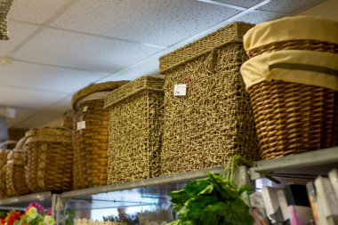 büyük stok rafa koymak hediyeler tam