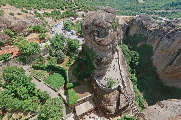 La vista giù dal Monastero Santo di Varlaam, il complesso Meteora, Grecia — Foto Stock