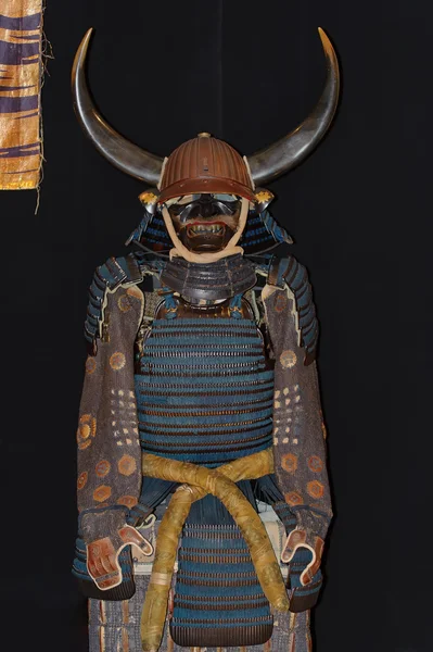 Antique samurai armour with Minamoto family emblem — Stock Photo, Image