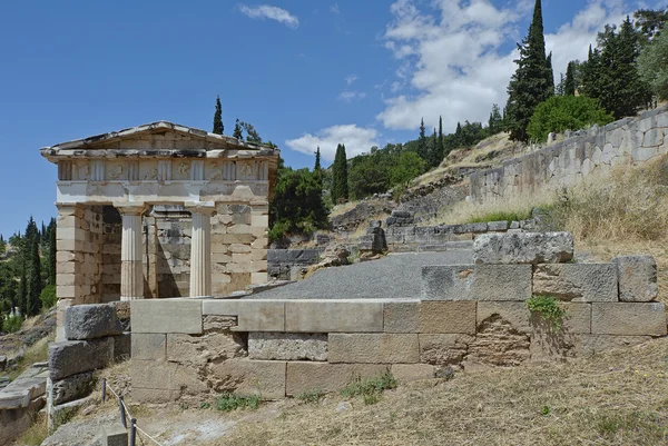 Atinalı hazine; Delphi, Yunanistan 2 Atinalılar Stoa — Stok fotoğraf