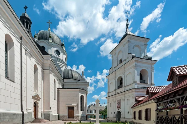 Μοναστήρι Των Βασιλειανών Πατέρων Στην Πόλη Zhovkva Κοντά Lviv Στην — Φωτογραφία Αρχείου