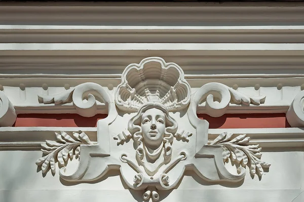 乌克兰奥德萨老楼的建筑装饰 — 图库照片