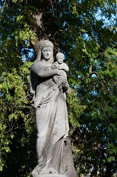 Grabskulptur Einer Frau Mit Kind Auf Dem Lytschakiv Friedhof Lviv — Stockfoto