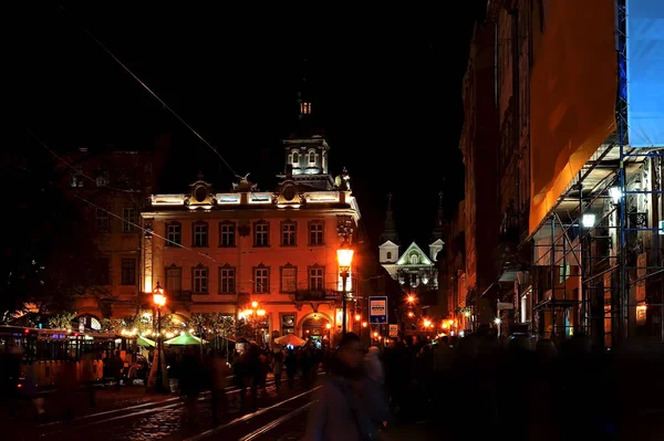 Rynek Lwowski Nocą Krajobraz Miejski Ukrainie — Zdjęcie stockowe