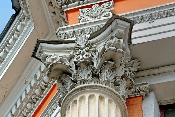 Coluna Topo Closeup Edifício Antigo Kiev Ucrânia — Fotografia de Stock
