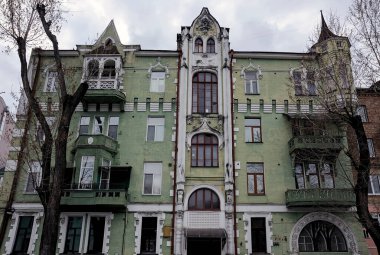 Kyiv Ukrayna 'da Kedilerin Olduğu Eski Bir Evin Süslü Yüzü