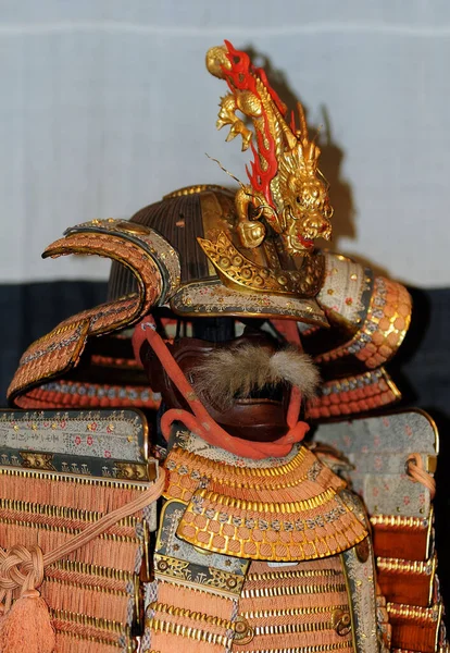 Antik samuray dekoratif miğferi