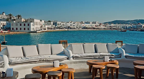 Het terras met het oog op de oude haven, Mykonos, Griekenland — Stockfoto