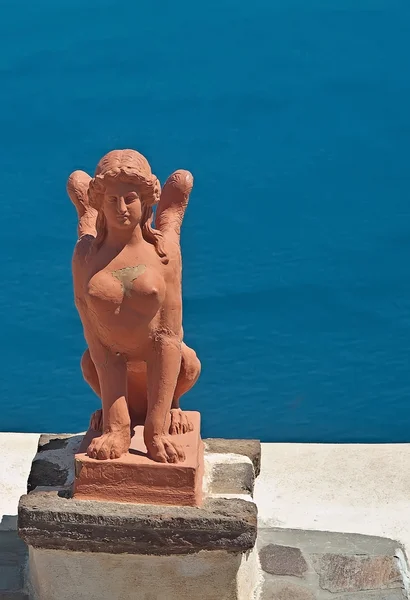 Una scultura greca sull'isola di Santorini, Grecia — Foto Stock