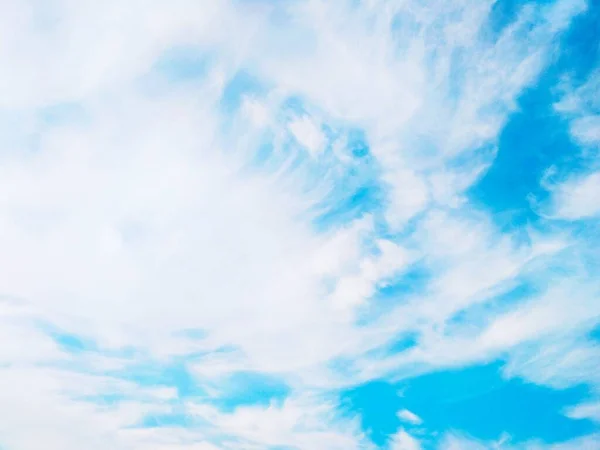 Nuvole Che Disegnano Modelli Magici Nel Cielo — Foto Stock