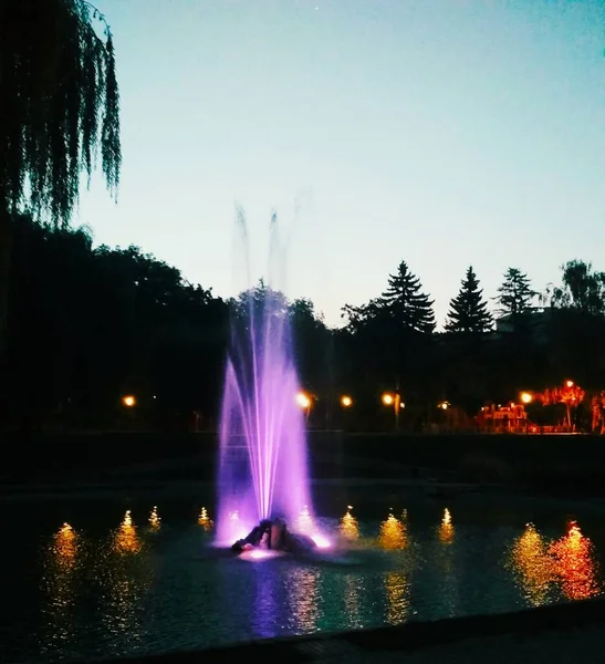 Fuente Colorida Por Noche Kamenets Podolsky Ucrania — Foto de Stock