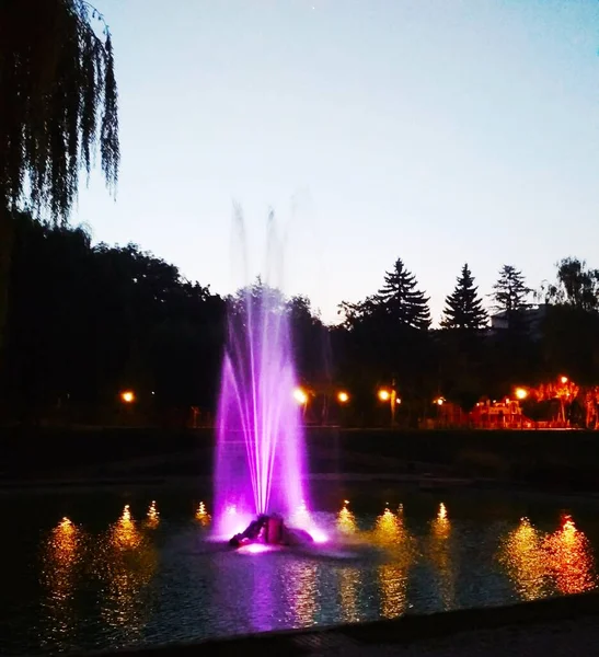 Fuente Colorida Por Noche Kamenets Podolsky Ucrania — Foto de Stock