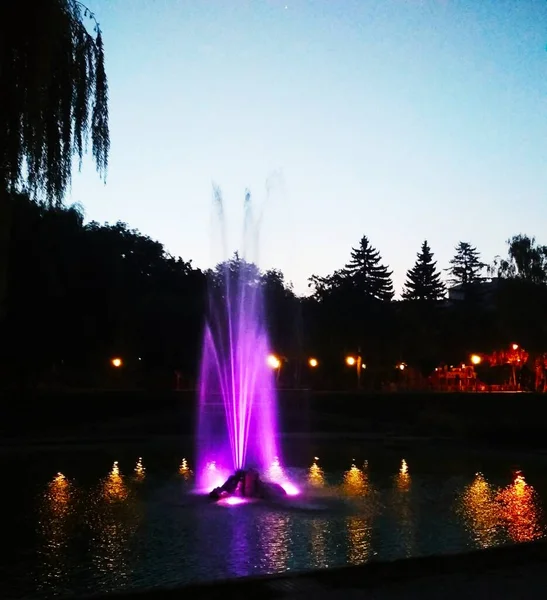 Fuente Colorida Por Noche Kamenets Podolsky Ucrania — Foto de Stock