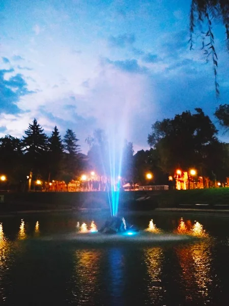 Fuente Colorida Por Noche Kamenets Podolsky Ucrania — Foto de Stock