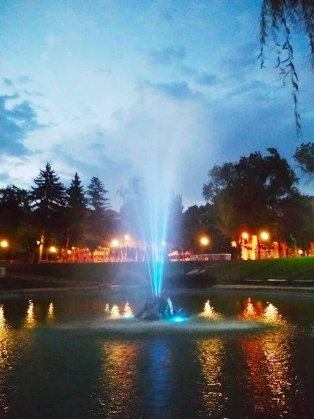 Fontana Colorata Notte Kamenets Podolsky Ucraina — Foto Stock