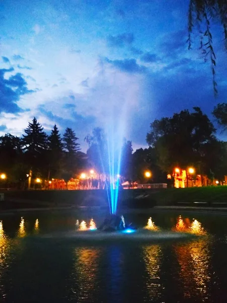 Fuente Colorida Por Noche Kamenets Podolsky Ucrania — Foto de Stock