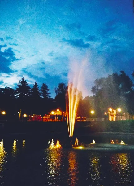 Fuente Colorida Por Noche Kamenets Podolsky Ucrania — Foto de Stock