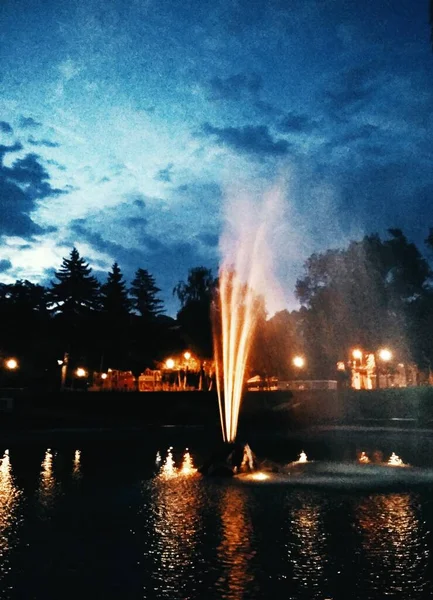 Fuente Colorida Por Noche Kamenets Podolsky Ucrania — Foto de Stock