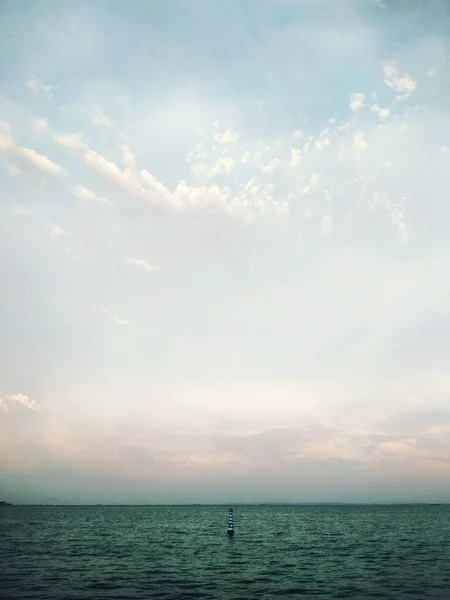 Karadeniz Üzerindeki Gökyüzünde Harika Yumuşak Renkler — Stok fotoğraf