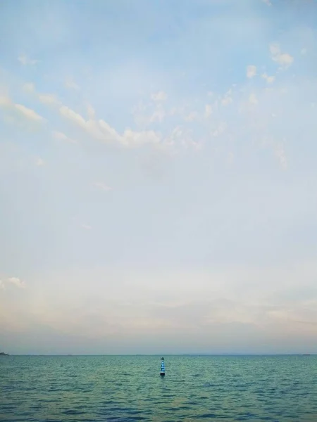 黒海の上の空の素晴らしい柔らかい色 — ストック写真