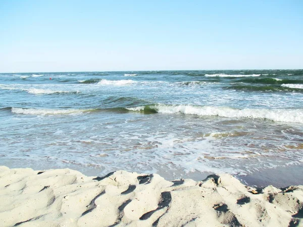 Stormachtige Zee Een Heldere Wolkenloze Dag — Stockfoto