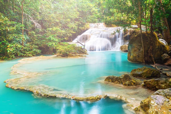 Cachoeira no Parque Nacional de Erawan — Fotografia de Stock