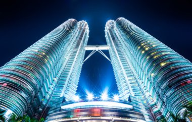 Kuala Lumpur, en yüksek üzerinde 08 Nisan 2014 Petronas Kuleleri inşa